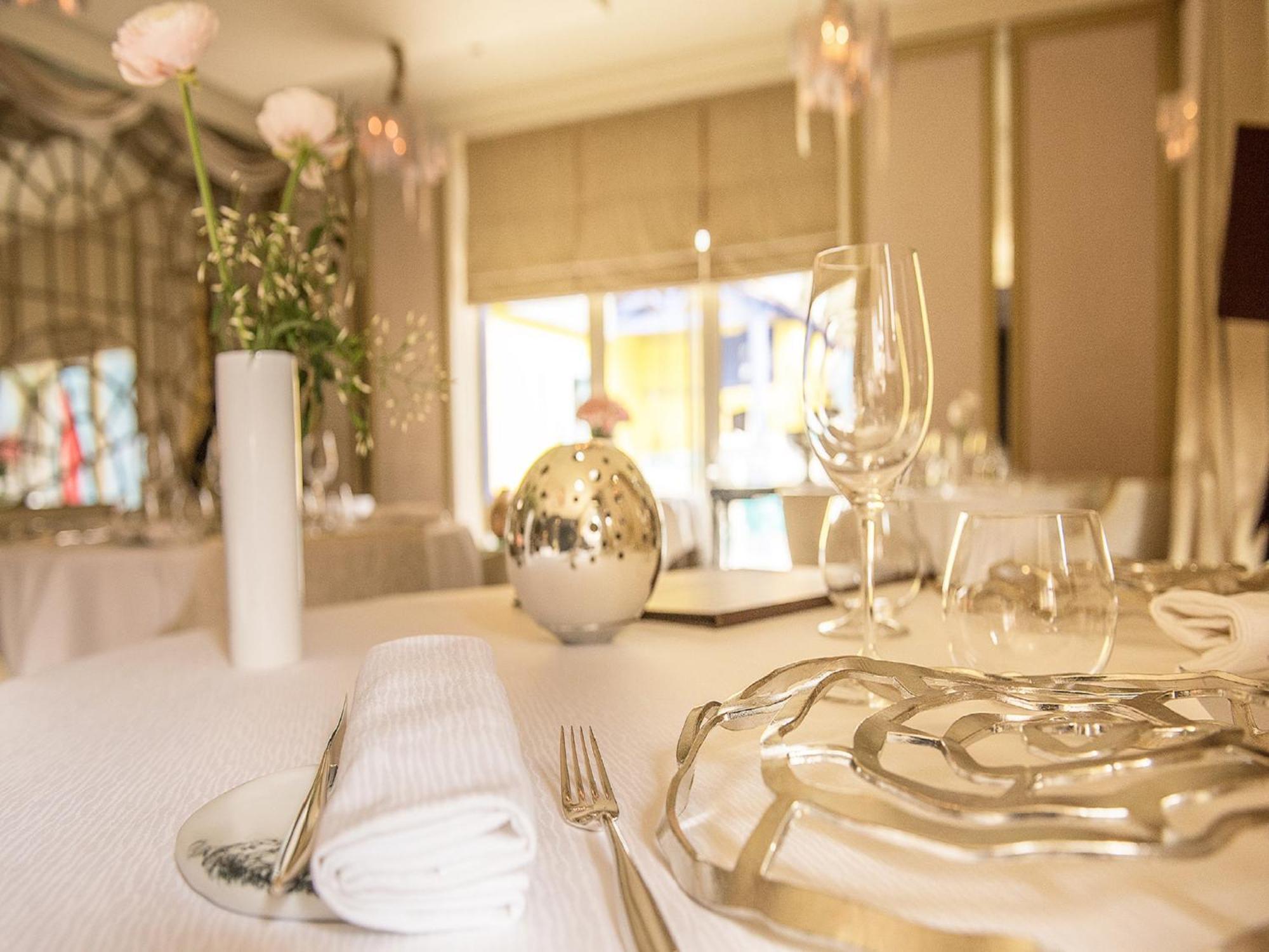 Le Stelsia Resort Saint-Sylvestre-sur-Lot Exteriör bild