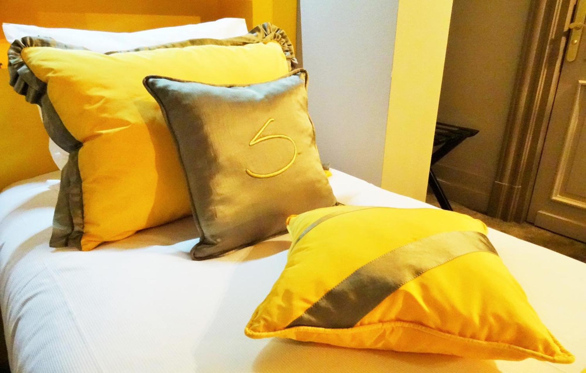 Le Stelsia Resort Saint-Sylvestre-sur-Lot Rum bild