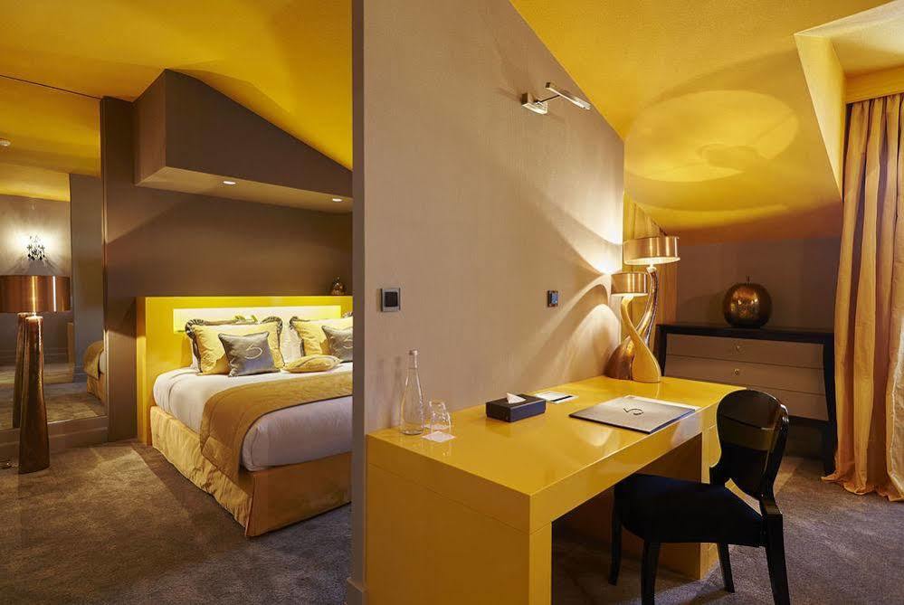 Le Stelsia Resort Saint-Sylvestre-sur-Lot Exteriör bild