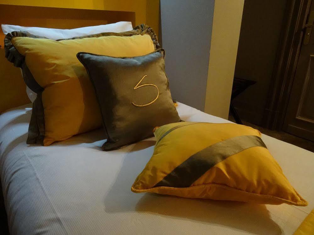 Le Stelsia Resort Saint-Sylvestre-sur-Lot Exteriör bild