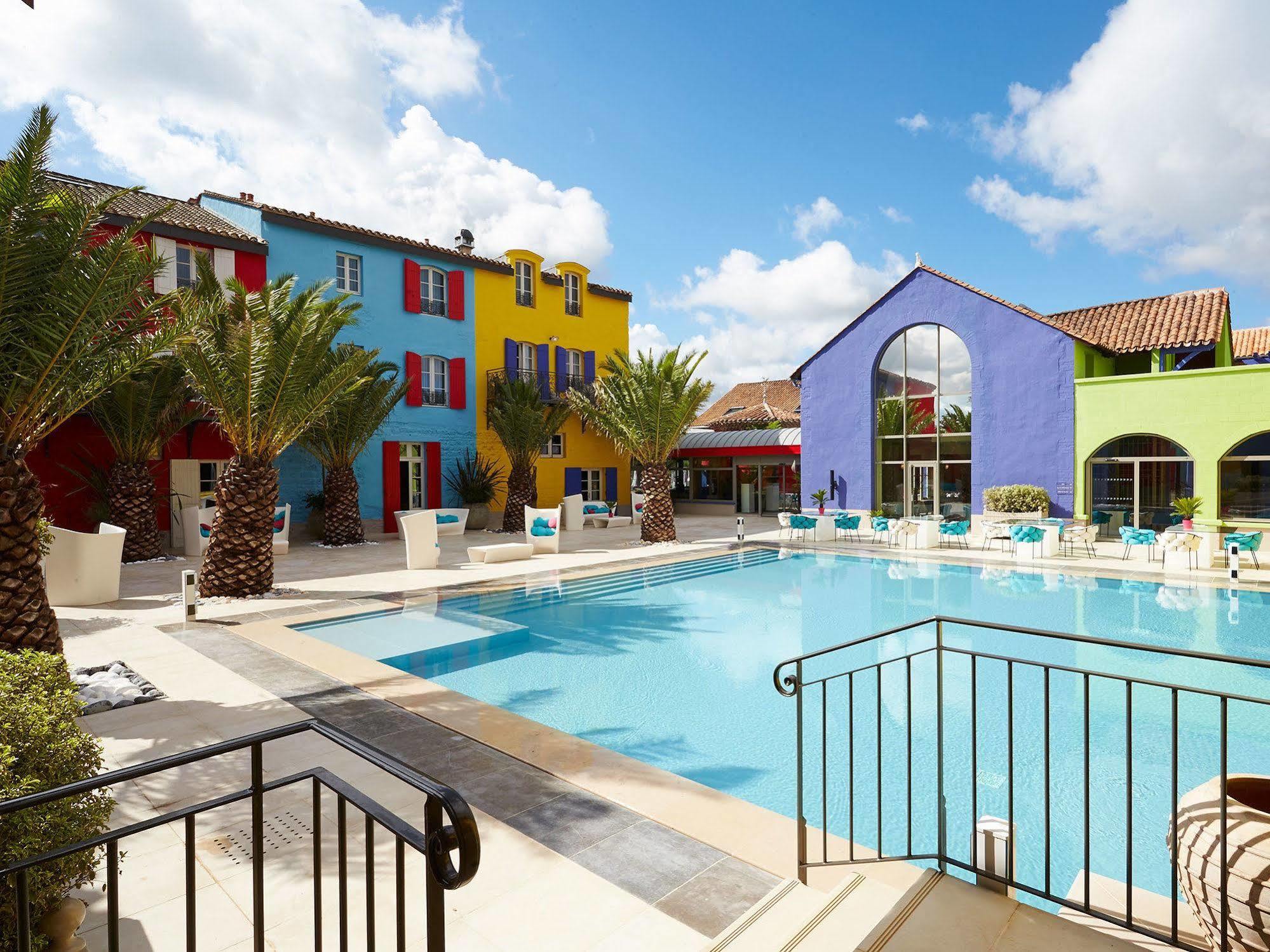 Le Stelsia Resort Saint-Sylvestre-sur-Lot Exteriör bild